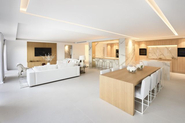 Appartement F5 à vendre - 5 pièces - 330.0 m2 - CANNES - 06 - PROVENCE-ALPES-COTE-D-AZUR - Century 21 Adhère Transactions