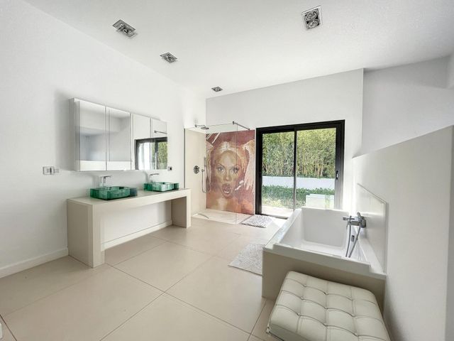 maison à louer - 5 pièces - 172.0 m2 - MOUGINS - 06 - PROVENCE-ALPES-COTE-D-AZUR - Century 21 Adhère Transactions