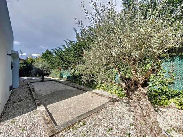 maison à louer - 5 pièces - 172.0 m2 - MOUGINS - 06 - PROVENCE-ALPES-COTE-D-AZUR - Century 21 Adhère Transactions