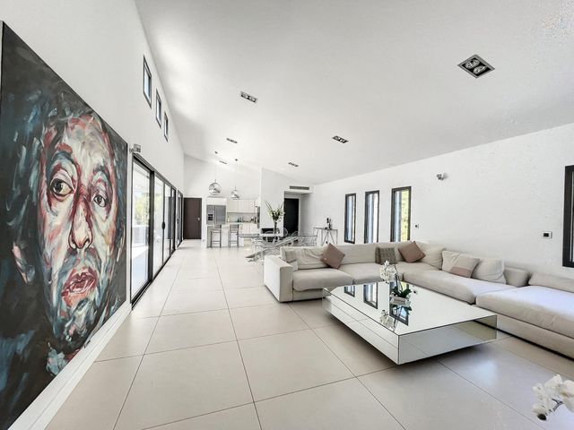 maison à louer - 5 pièces - 172.0 m2 - MOUGINS - 06 - PROVENCE-ALPES-COTE-D-AZUR - Century 21 Adhère Transactions