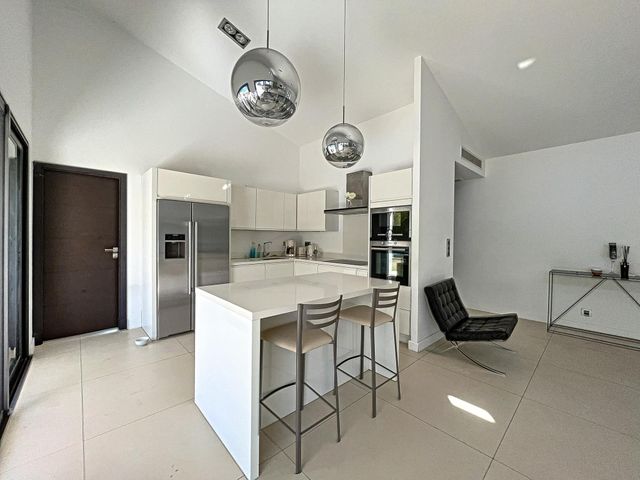 maison à louer - 5 pièces - 172.0 m2 - MOUGINS - 06 - PROVENCE-ALPES-COTE-D-AZUR - Century 21 Adhère Transactions