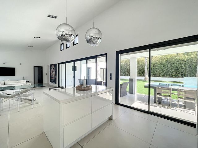 maison à louer - 5 pièces - 172.0 m2 - MOUGINS - 06 - PROVENCE-ALPES-COTE-D-AZUR - Century 21 Adhère Transactions