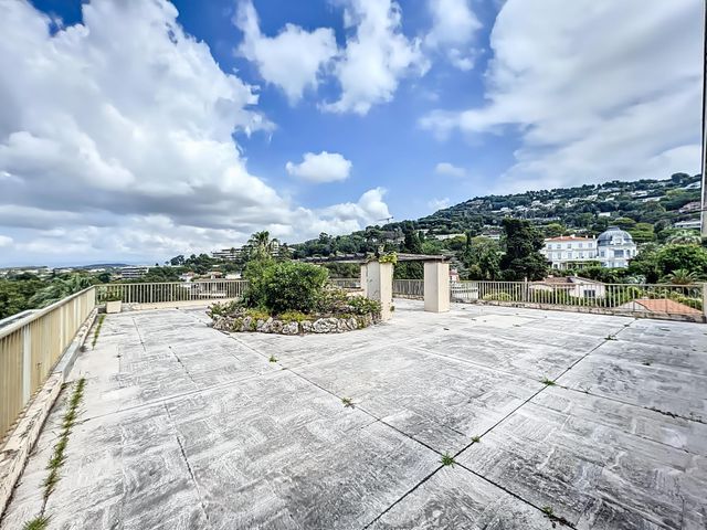 Appartement F4 à vendre - 4 pièces - 120.0 m2 - CANNES - 06 - PROVENCE-ALPES-COTE-D-AZUR - Century 21 Adhère Transactions
