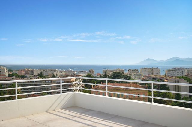 Appartement F4 à vendre - 4 pièces - 119.76 m2 - CANNES - 06 - PROVENCE-ALPES-COTE-D-AZUR - Century 21 Adhère Transactions