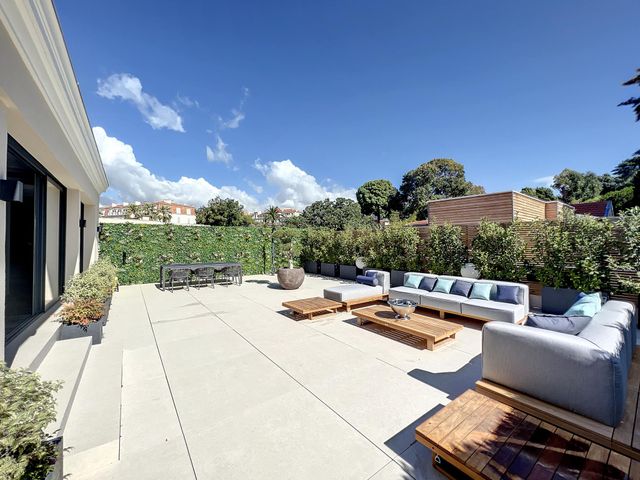 Appartement F4 à vendre - 4 pièces - 123.72 m2 - CANNES - 06 - PROVENCE-ALPES-COTE-D-AZUR - Century 21 Adhère Transactions