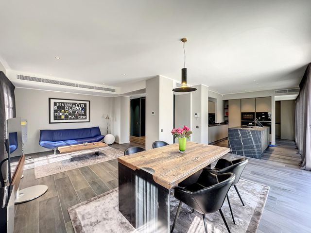 Appartement F4 à vendre - 4 pièces - 123.72 m2 - CANNES - 06 - PROVENCE-ALPES-COTE-D-AZUR - Century 21 Adhère Transactions