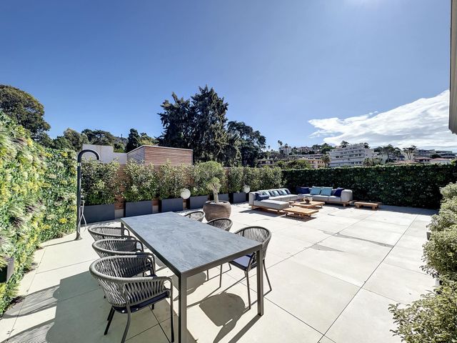 Appartement F4 à vendre - 4 pièces - 123.72 m2 - CANNES - 06 - PROVENCE-ALPES-COTE-D-AZUR - Century 21 Adhère Transactions