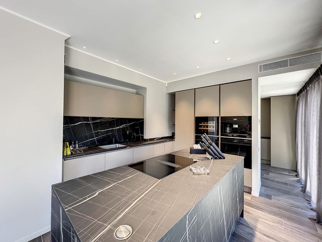 Appartement F4 à vendre - 4 pièces - 123.72 m2 - CANNES - 06 - PROVENCE-ALPES-COTE-D-AZUR - Century 21 Adhère Transactions