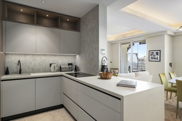 Appartement F4 à vendre - 4 pièces - 100.0 m2 - CANNES - 06 - PROVENCE-ALPES-COTE-D-AZUR - Century 21 Adhère Transactions