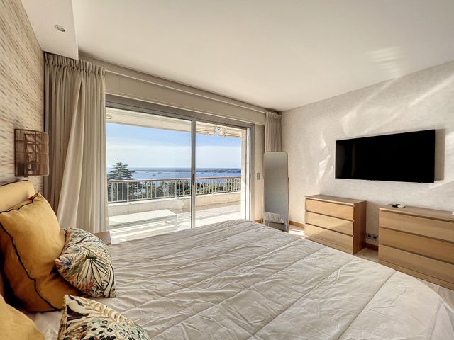 Appartement F5 à vendre - 5 pièces - 191.05 m2 - CANNES - 06 - PROVENCE-ALPES-COTE-D-AZUR - Century 21 Adhère Transactions