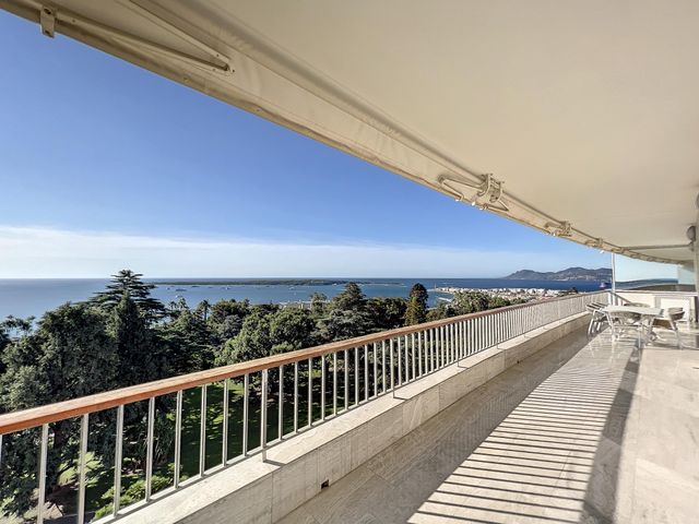 Appartement F5 à vendre - 5 pièces - 191.05 m2 - CANNES - 06 - PROVENCE-ALPES-COTE-D-AZUR - Century 21 Adhère Transactions