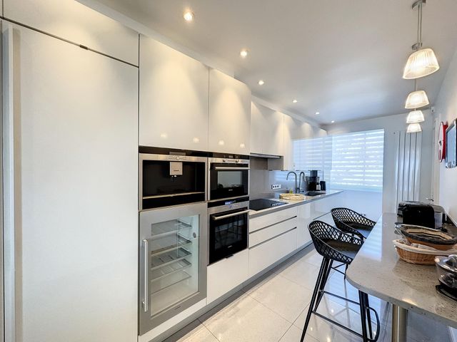 Appartement F5 à vendre - 5 pièces - 191.05 m2 - CANNES - 06 - PROVENCE-ALPES-COTE-D-AZUR - Century 21 Adhère Transactions