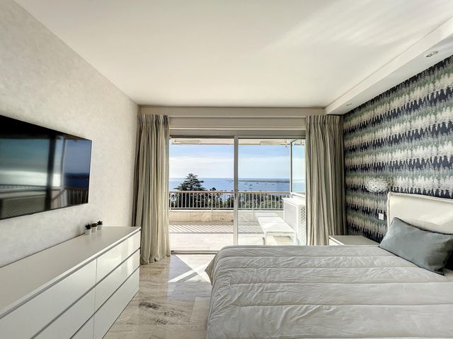 Appartement F5 à vendre - 5 pièces - 191.05 m2 - CANNES - 06 - PROVENCE-ALPES-COTE-D-AZUR - Century 21 Adhère Transactions