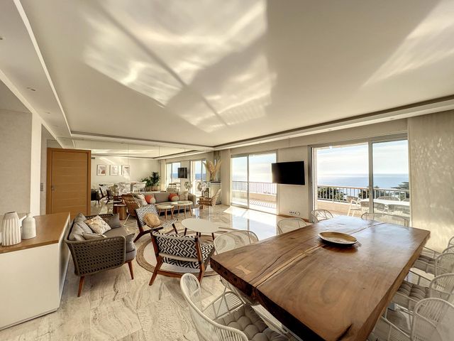 Appartement F5 à vendre - 5 pièces - 191.05 m2 - CANNES - 06 - PROVENCE-ALPES-COTE-D-AZUR - Century 21 Adhère Transactions