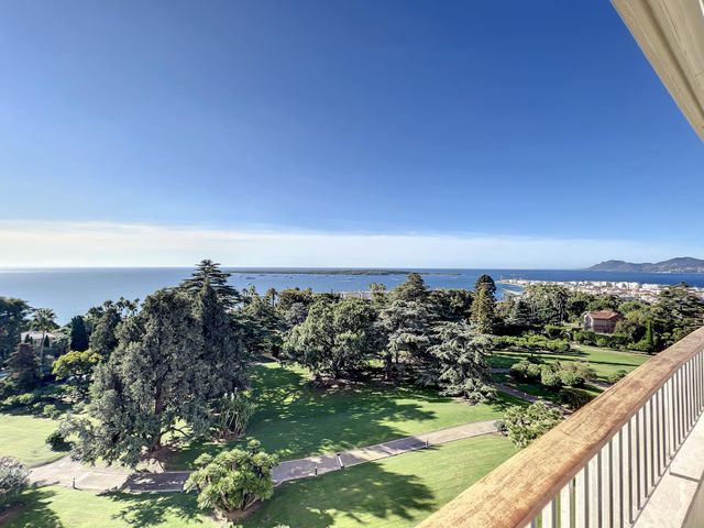 Appartement F5 à vendre - 5 pièces - 191.05 m2 - CANNES - 06 - PROVENCE-ALPES-COTE-D-AZUR - Century 21 Adhère Transactions