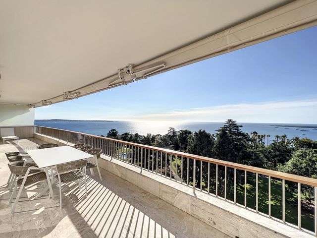 Appartement F5 à vendre - 5 pièces - 191.05 m2 - CANNES - 06 - PROVENCE-ALPES-COTE-D-AZUR - Century 21 Adhère Transactions