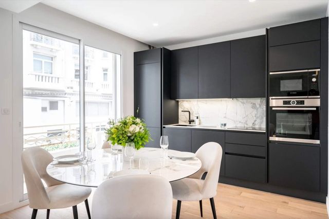 Appartement F3 à vendre - 3 pièces - 75.15 m2 - CANNES - 06 - PROVENCE-ALPES-COTE-D-AZUR - Century 21 Adhère Transactions