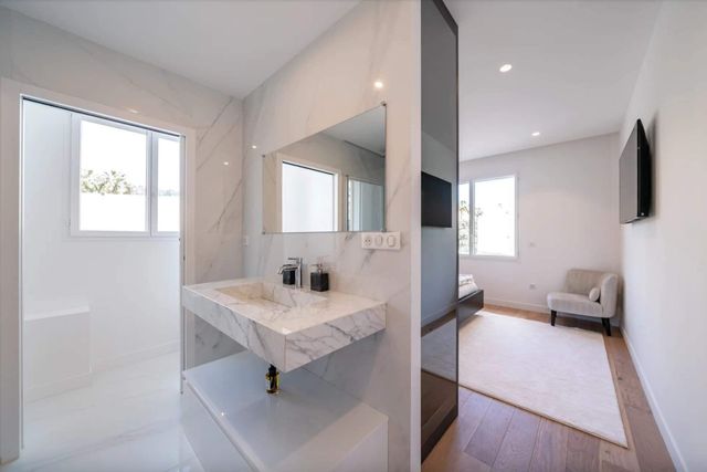Appartement F3 à vendre - 3 pièces - 75.15 m2 - CANNES - 06 - PROVENCE-ALPES-COTE-D-AZUR - Century 21 Adhère Transactions