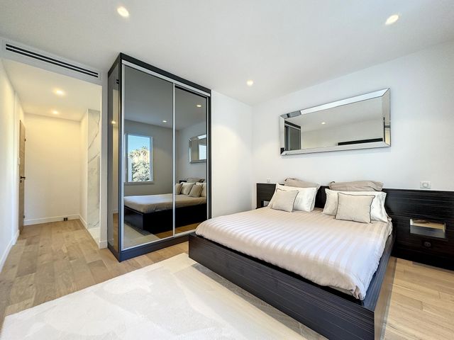 Appartement F3 à vendre - 3 pièces - 75.15 m2 - CANNES - 06 - PROVENCE-ALPES-COTE-D-AZUR - Century 21 Adhère Transactions