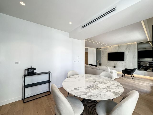 Appartement F3 à vendre - 3 pièces - 75.15 m2 - CANNES - 06 - PROVENCE-ALPES-COTE-D-AZUR - Century 21 Adhère Transactions