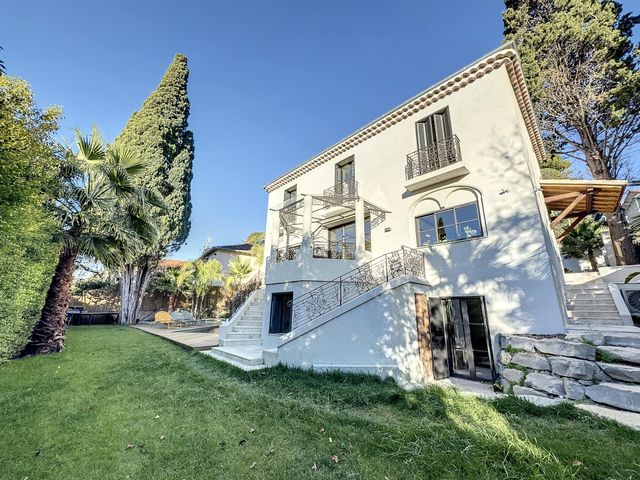 maison à vendre - 6 pièces - 227.0 m2 - CANNES - 06 - PROVENCE-ALPES-COTE-D-AZUR - Century 21 Adhère Transactions