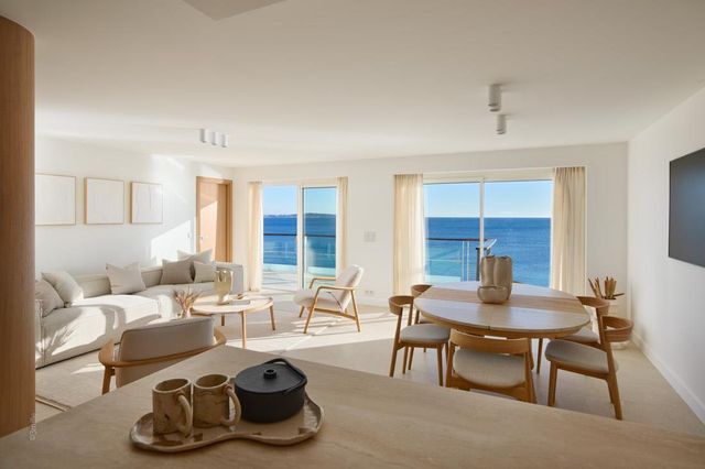 Appartement à vendre - 4 pièces - 125.0 m2 - CANNES - 06 - PROVENCE-ALPES-COTE-D-AZUR - Century 21 Adhère Transactions