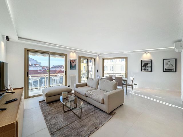 Appartement F3 à vendre - 3 pièces - 64.31 m2 - CANNES - 06 - PROVENCE-ALPES-COTE-D-AZUR - Century 21 Adhère Transactions