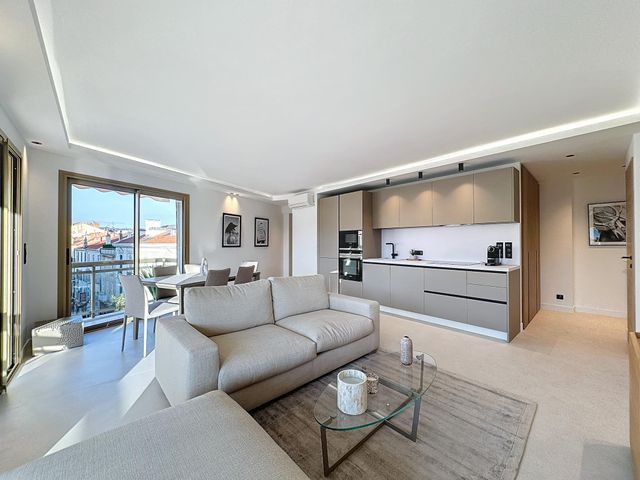 Appartement F3 à vendre - 3 pièces - 64.31 m2 - CANNES - 06 - PROVENCE-ALPES-COTE-D-AZUR - Century 21 Adhère Transactions