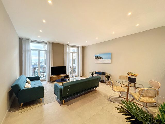 Appartement F2 à vendre - 2 pièces - 62.03 m2 - CANNES - 06 - PROVENCE-ALPES-COTE-D-AZUR - Century 21 Adhère Transactions