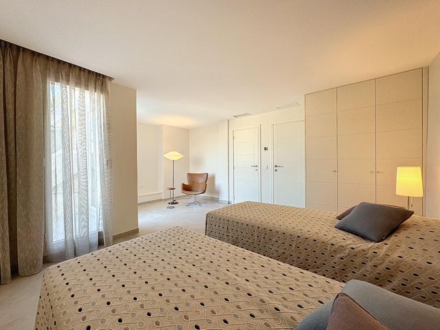 Appartement F3 à vendre - 3 pièces - 93.51 m2 - CANNES - 06 - PROVENCE-ALPES-COTE-D-AZUR - Century 21 Adhère Transactions