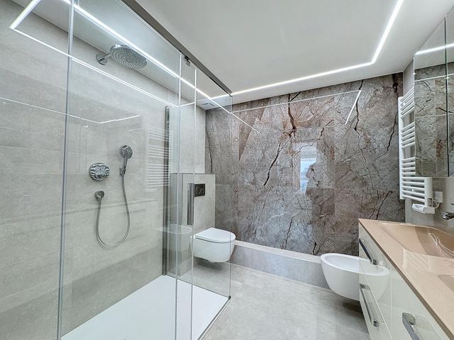 Appartement F3 à vendre - 3 pièces - 93.51 m2 - CANNES - 06 - PROVENCE-ALPES-COTE-D-AZUR - Century 21 Adhère Transactions