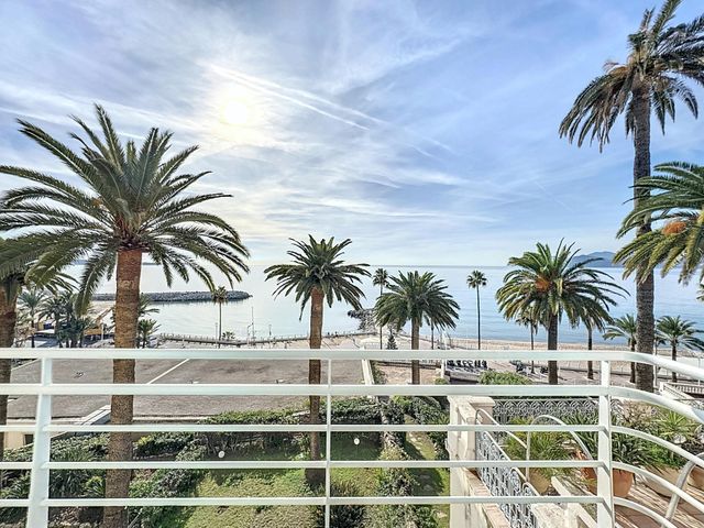 Appartement F3 à vendre - 3 pièces - 64.5 m2 - CANNES - 06 - PROVENCE-ALPES-COTE-D-AZUR - Century 21 Adhère Transactions