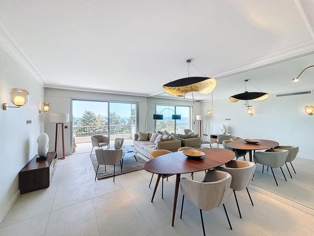 Appartement F4 à vendre - 4 pièces - 104.03 m2 - CANNES - 06 - PROVENCE-ALPES-COTE-D-AZUR - Century 21 Adhère Transactions