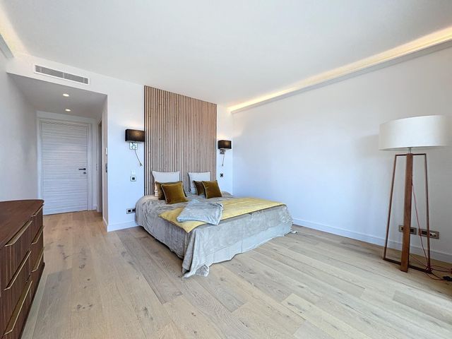 Appartement F4 à vendre - 4 pièces - 104.03 m2 - CANNES - 06 - PROVENCE-ALPES-COTE-D-AZUR - Century 21 Adhère Transactions