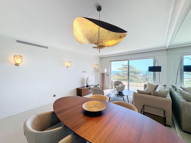 Appartement F4 à vendre - 4 pièces - 104.03 m2 - CANNES - 06 - PROVENCE-ALPES-COTE-D-AZUR - Century 21 Adhère Transactions