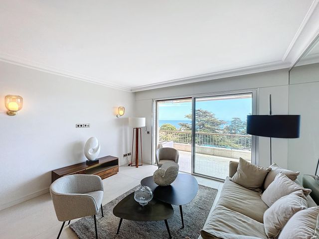 Appartement F4 à vendre - 4 pièces - 104.03 m2 - CANNES - 06 - PROVENCE-ALPES-COTE-D-AZUR - Century 21 Adhère Transactions