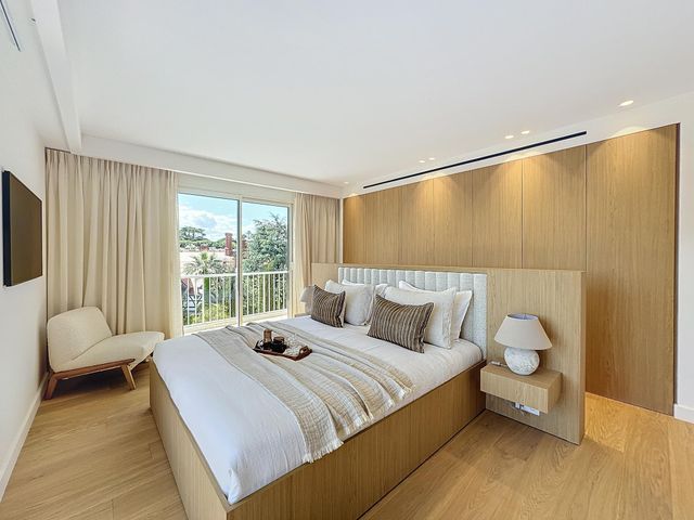 Appartement F4 à vendre - 4 pièces - 155.0 m2 - CANNES - 06 - PROVENCE-ALPES-COTE-D-AZUR - Century 21 Adhère Transactions