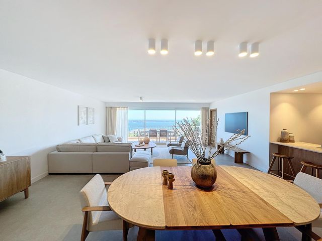 Appartement F4 à vendre - 4 pièces - 155.0 m2 - CANNES - 06 - PROVENCE-ALPES-COTE-D-AZUR - Century 21 Adhère Transactions