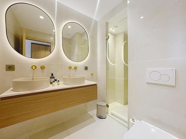 Appartement F4 à vendre - 4 pièces - 100.0 m2 - CANNES - 06 - PROVENCE-ALPES-COTE-D-AZUR - Century 21 Adhère Transactions