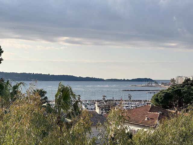 Appartement F4 à vendre - 4 pièces - 100.0 m2 - CANNES - 06 - PROVENCE-ALPES-COTE-D-AZUR - Century 21 Adhère Transactions