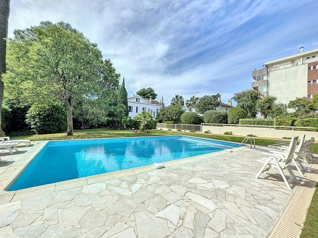 Appartement F4 à vendre - 4 pièces - 100.0 m2 - CANNES - 06 - PROVENCE-ALPES-COTE-D-AZUR - Century 21 Adhère Transactions