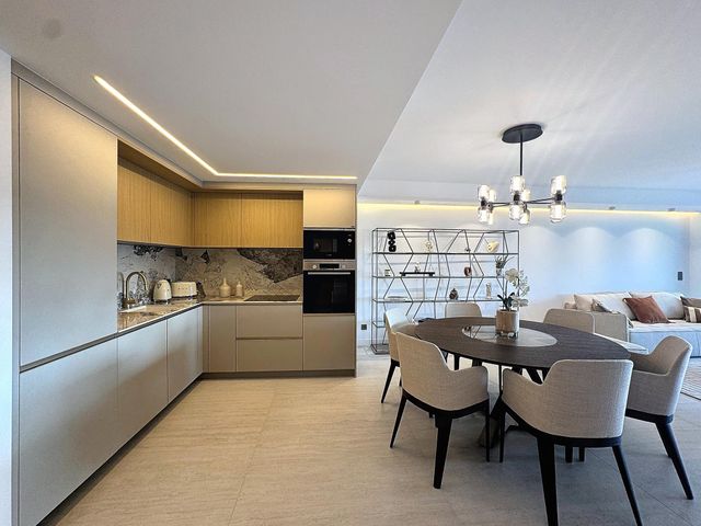 Appartement F4 à vendre - 4 pièces - 100.0 m2 - CANNES - 06 - PROVENCE-ALPES-COTE-D-AZUR - Century 21 Adhère Transactions
