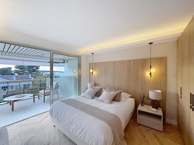 Appartement F4 à vendre - 4 pièces - 100.0 m2 - CANNES - 06 - PROVENCE-ALPES-COTE-D-AZUR - Century 21 Adhère Transactions