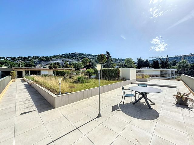 Appartement F6 à vendre - 6 pièces - 262.58 m2 - CANNES - 06 - PROVENCE-ALPES-COTE-D-AZUR - Century 21 Adhère Transactions