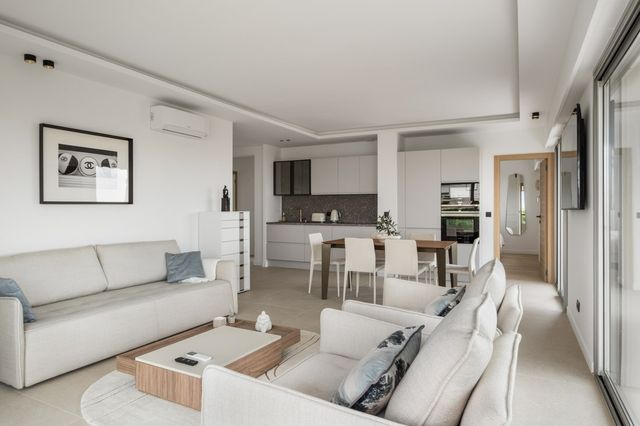 Appartement F4 à vendre - 4 pièces - 91.01 m2 - CANNES - 06 - PROVENCE-ALPES-COTE-D-AZUR - Century 21 Adhère Transactions