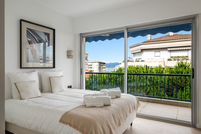 Appartement F4 à vendre - 4 pièces - 91.01 m2 - CANNES - 06 - PROVENCE-ALPES-COTE-D-AZUR - Century 21 Adhère Transactions