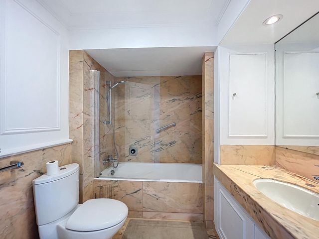 Appartement F3 à louer - 3 pièces - 96.0 m2 - CANNES - 06 - PROVENCE-ALPES-COTE-D-AZUR - Century 21 Adhère Transactions