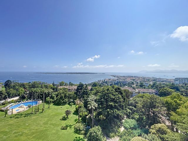 Appartement F3 à louer - 3 pièces - 96.0 m2 - CANNES - 06 - PROVENCE-ALPES-COTE-D-AZUR - Century 21 Adhère Transactions