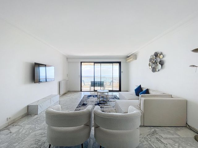 Appartement F3 à louer - 3 pièces - 96.0 m2 - CANNES - 06 - PROVENCE-ALPES-COTE-D-AZUR - Century 21 Adhère Transactions