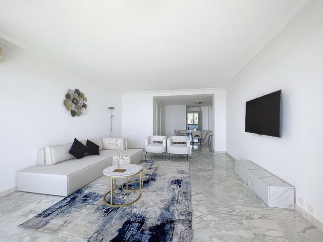 Appartement F3 à louer - 3 pièces - 96.0 m2 - CANNES - 06 - PROVENCE-ALPES-COTE-D-AZUR - Century 21 Adhère Transactions